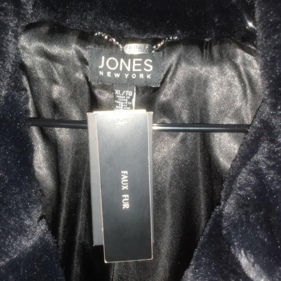 XL/TG Jones New York Black Faux Fur Coat - Picture 10 of 10